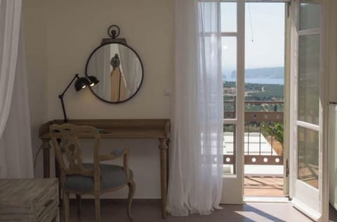 Blue Horizon villa
A' bedroom