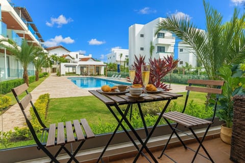 Sea Escape Family Fun Pool View+Beach Access A-102 (2875)