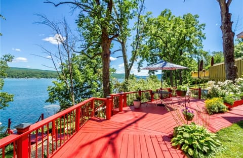 1st floor deck with beautiful lake view
