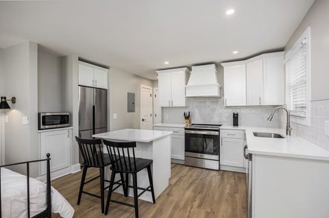 Show up your cooking skills in this modern chef's kitchen.