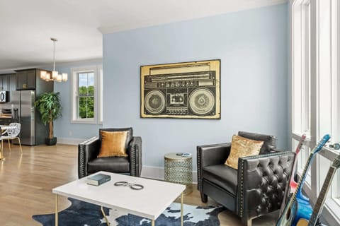 Think country music thoughts as you kick back & relax on your getaway!