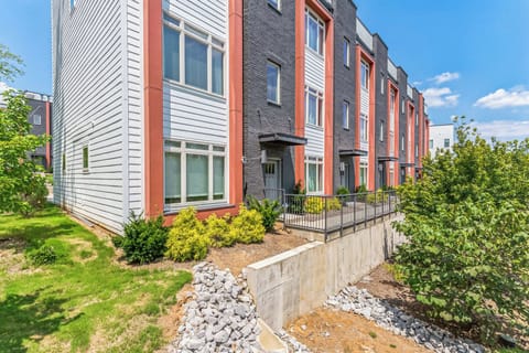 Welcome to The Electric Cowboy!