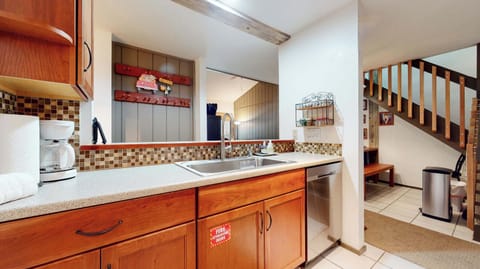 Fully furnished and equipped kitchen