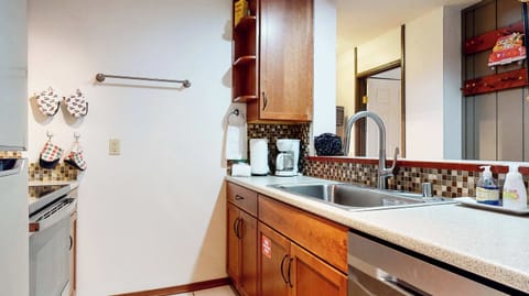 Fully furnished and equipped kitchen