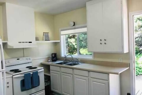 307a9ae6-fb92-48cc-b2d9-0aea434949f0