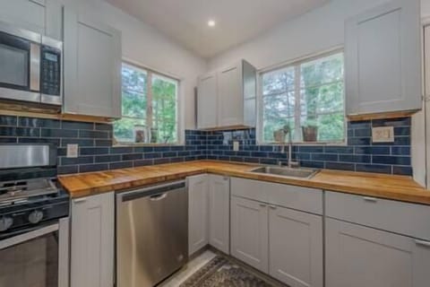 B30f00bc 791e 419f a8ab adc1fe40e983