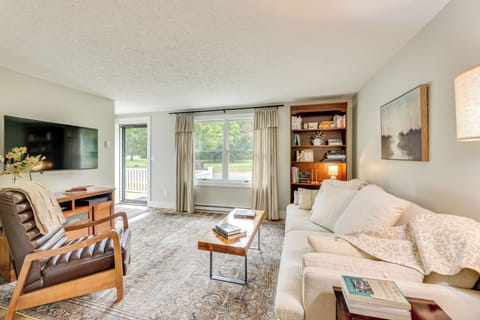 Marlinton Vacation Rental | 2BR | 1BA | 900 Sq Ft | 6 Steps Required