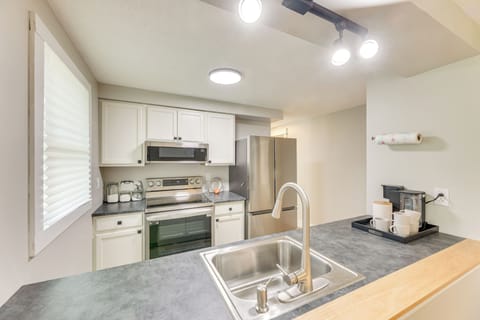 Kitchen | Blender | Toaster | Slow Cooker