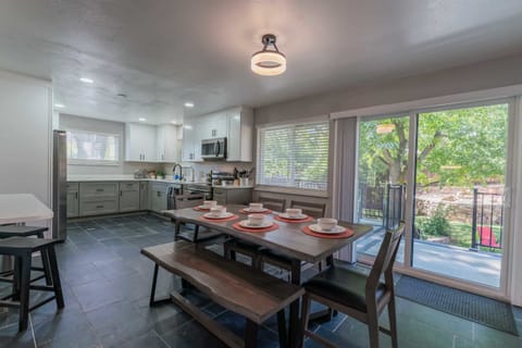 Kitchen & Dining: Cook up a storm and savor meals with nature's touch right outside your door!