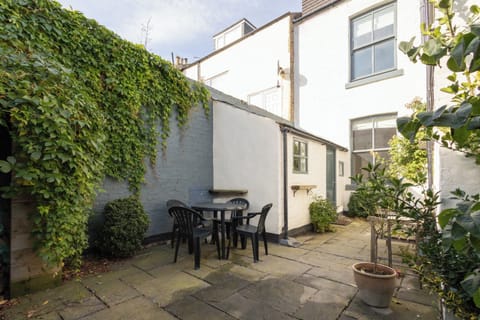 Garnet Street, Saltburn-by-the-Sea - Host & Stay