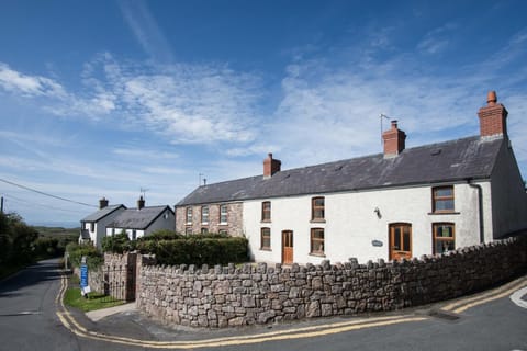 The Cross - 4 Bedroom Cottage - Llangennith (6216)