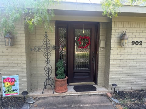 Welcome to Mollie's House in the heart of AggieLand & Historic Bryan Texas!  