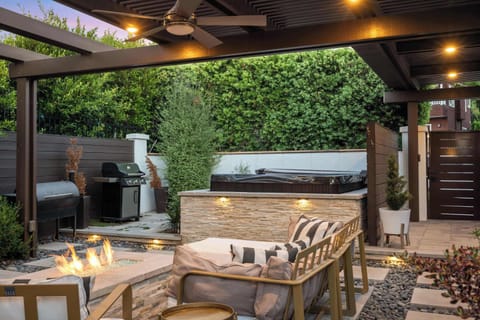 Enjoy the hot-tub or fire pit under the stars!