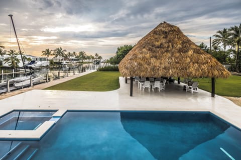 Private pool yard and chickee hut