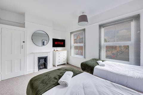 Bedroom 1 has a built in wardrobe, chest of drawers and a 40'' Smart TV with Netflix subscription included.