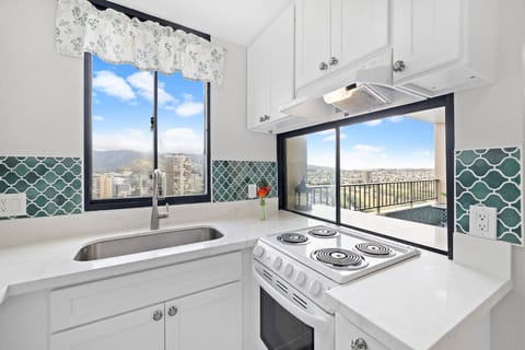 fully equipped kitchen