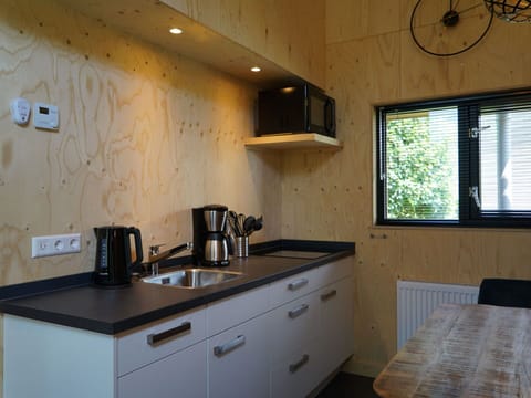 Countertop, Cabinetry, Furniture, Property, Building, Sink, Window, Kitchen, Tap, Kitchen Sink