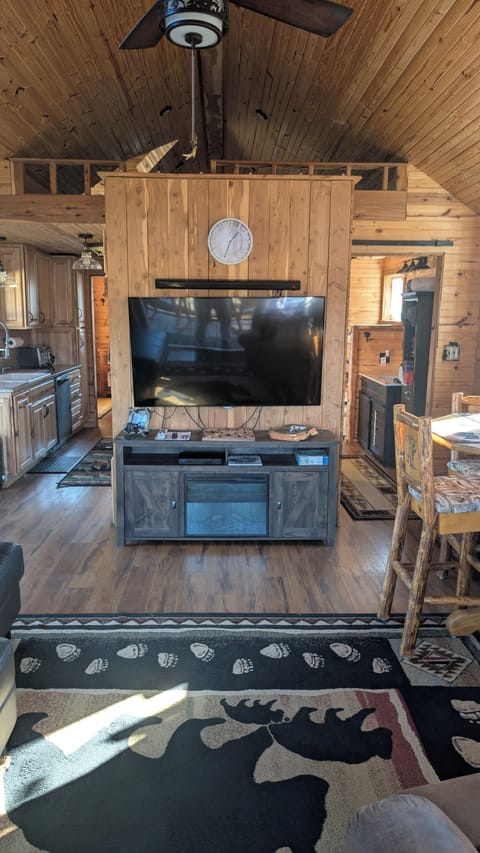 PXL 20241204 193343094