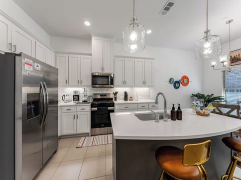 A chef's paradise awaits! Fully stocked kitchen