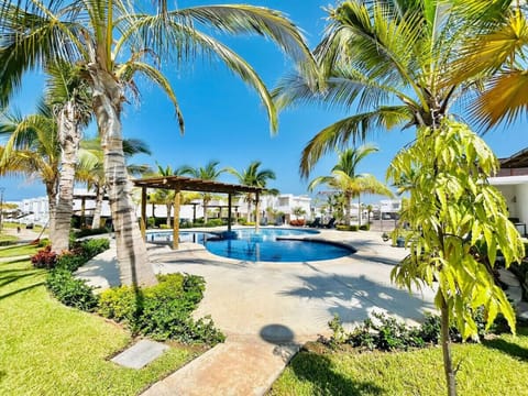 piscina del complejo