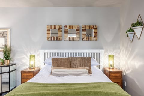 Queen in Bedroom 1