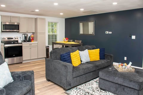 Living Room | Queen Sleeper Sofa | Full Air Mattress | Smart TV | Free WiFi