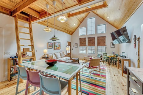 Eclectic Vacation Rental | 3BR | 2BA | 1,100 Sq Ft