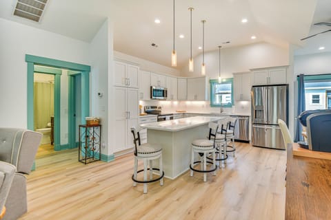 Kitchen | Cooking Basics | Pod Coffee Maker | Air Fryer | Blender | Microwave