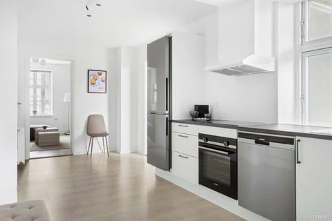 Fully equipped kitchen with all amenities you need to show off your cooking skills