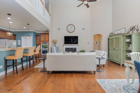 Living Room/Bar Sitting Area