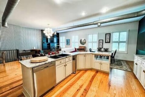 47c3b459 3b33 4b6a a639 d8b3b34064d4