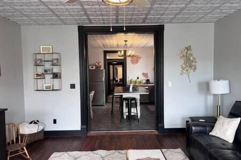 846062b8 4fd1 4e2d b35a e2b2a3ac1b37