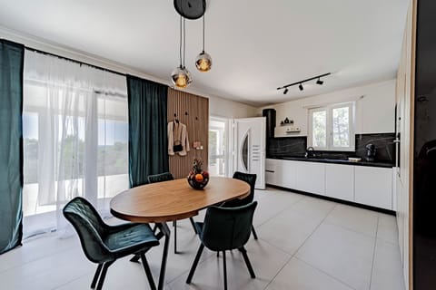 Kitchen and dining area