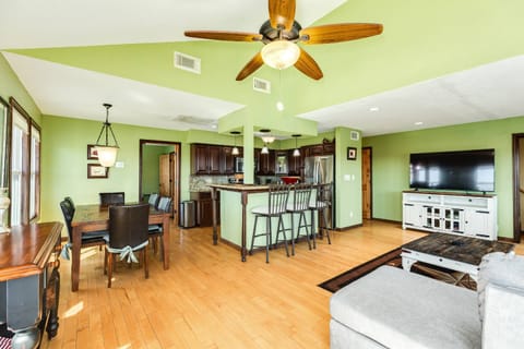 Wifi and streaming services included