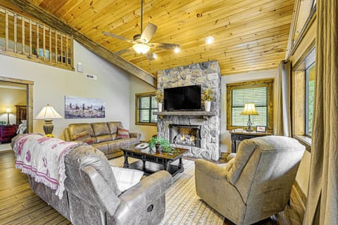 Otto Vacation Rental | 2BR | 2BA | Steps to Enter | 2,000 Sq Ft