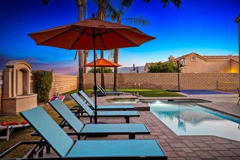 Heated Pool & Loungers