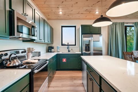 Fully equipped kitchen – cook up your favorite meals!