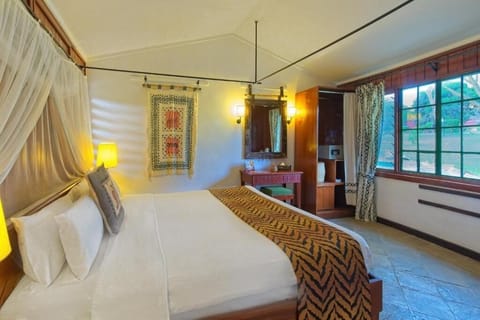Unit with 1 Double bed. Exact unit will be assigned upon arrival. Views, colors, and decor may vary.