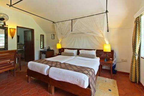 Unit with 2 Twin beds. Exact unit will be assigned upon arrival. Views, colors, and decor may vary.