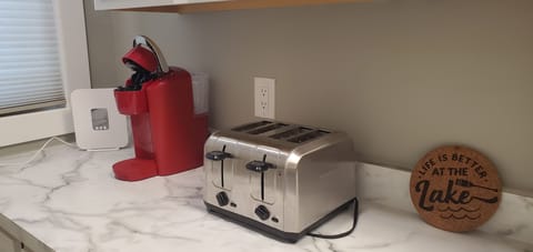 Toaster, Keurig machine, wifi router