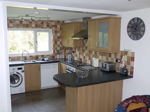 The fully equipped kitchen.