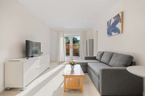 Living Room / Lounge