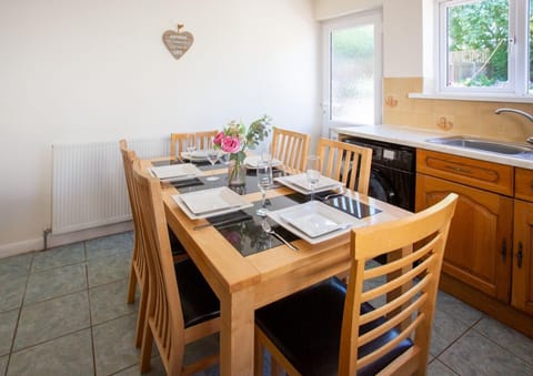 Kitchen with Dining table 