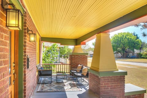 House Exterior | Furnished Porch