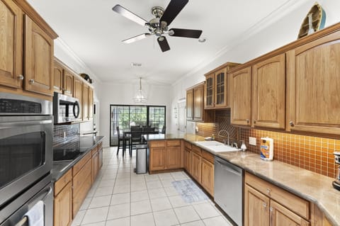 Kitchen / Dining view