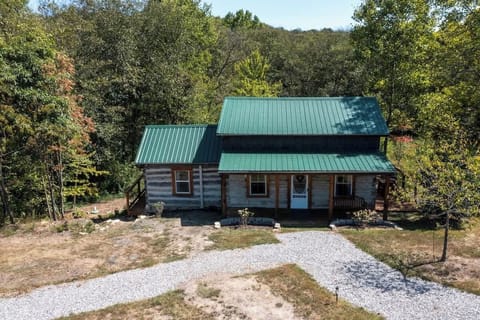 The log cabin is a short drive to the popular hikes in the Hocking Hills, including Ash Cave and Old Man’s Cave, and the many trails at Lake Hope. The cabin is also a short drive to Ohio University.