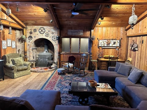 Large and cozy entertainment room for gathering and relaxation