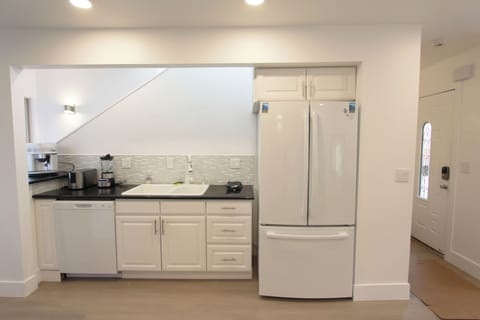 Main Level - Kitchen