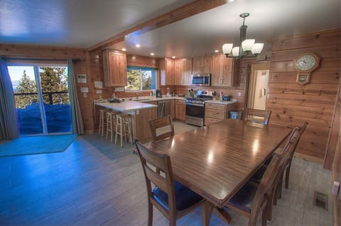 Main Level- Dining Area