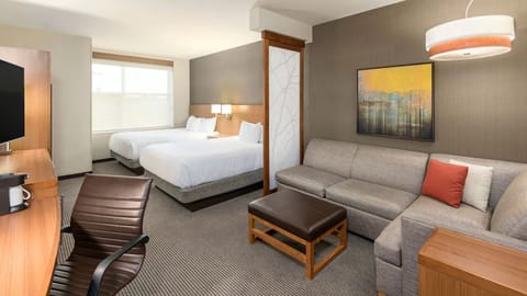 Unit with 2 Queen beds